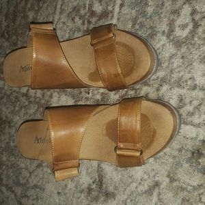Antelope wedge sandal